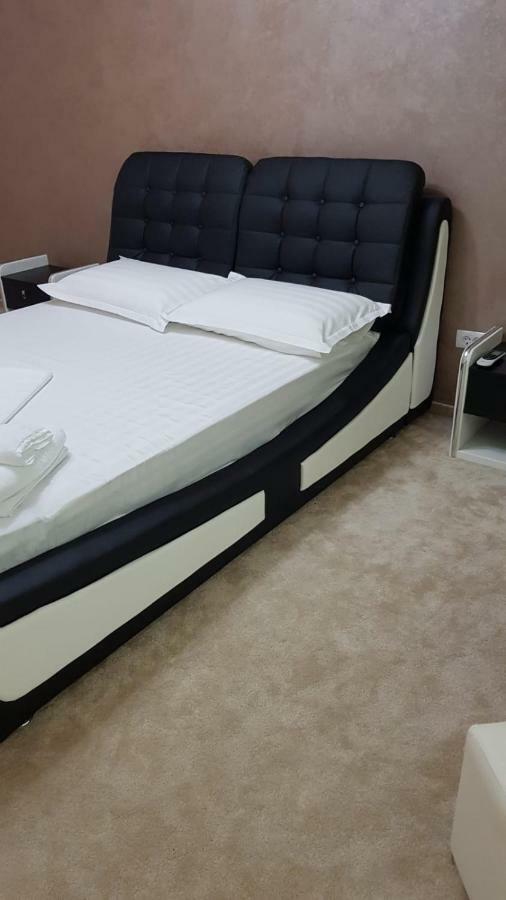 Cezara Apartment Galati  Bagian luar foto